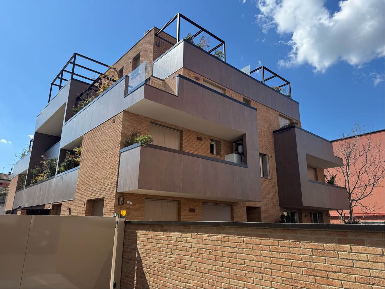 APPARTAMENTO DI NUOVISSIMA COSTRUZIONE CON TERRAZZI