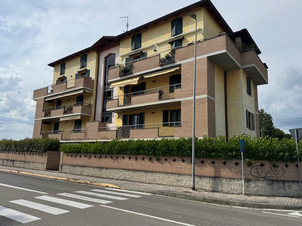APPARTAMENTO CON TERRAZZI APPARTAMENTO CON TERRAZZI