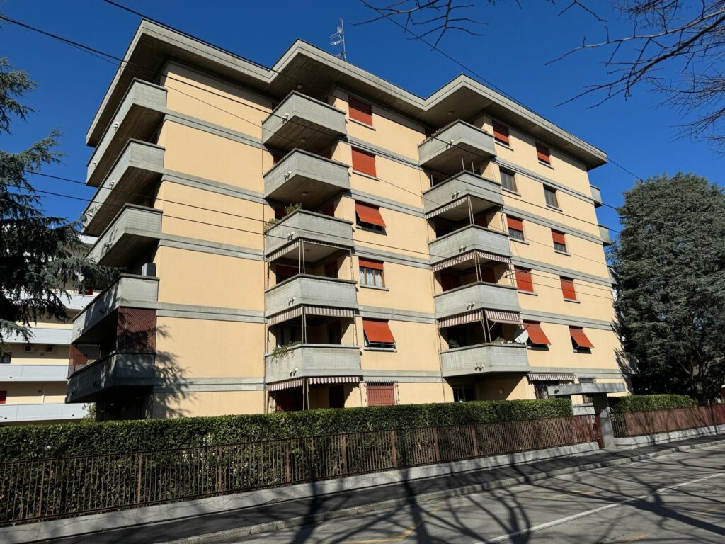 QUADRILOCALE CON TERRAZZI QUADRILOCALE CON TERRAZZI
