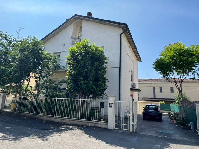 PORZIONE DI BIFAMILIARE